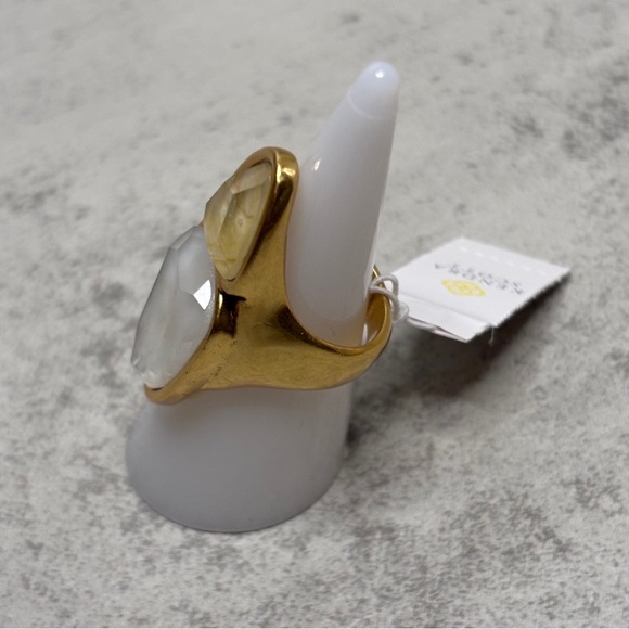 Kendra Scott Margot Cocktail Ring in White Mix/Vintage Gold (Size 6) - Picture 10 of 13